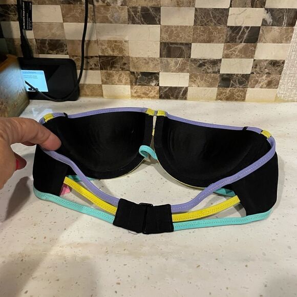 Victoria’s Secret Bikini Top  - Picture 3 of 4